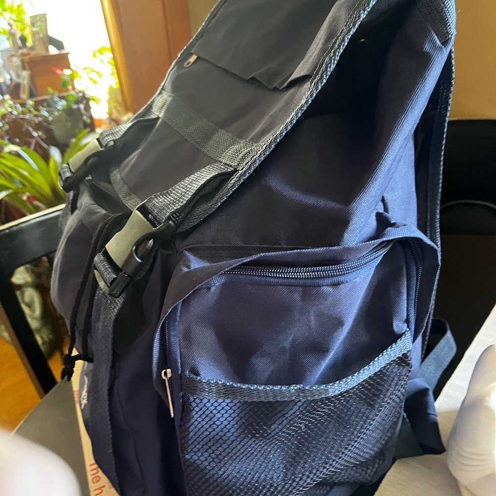Nice big backpack - Picture 9 of 9